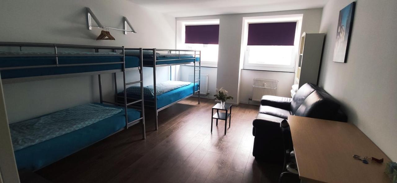 Full Flat 3 Bedrooms Saarbrucken Center -11 People Buitenkant foto